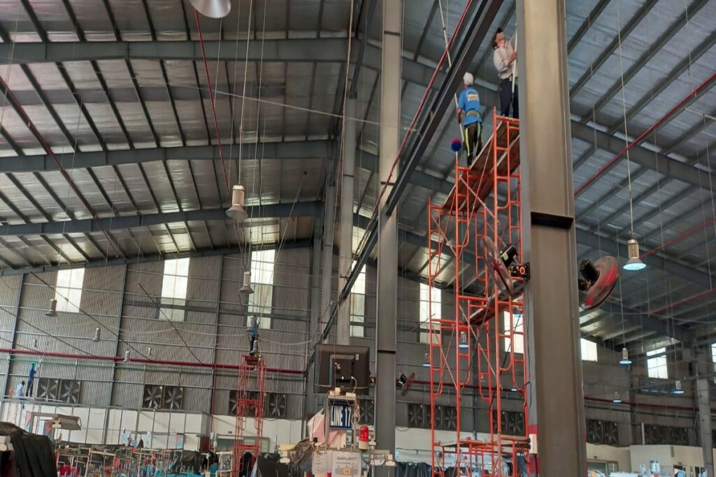 quét mạng nhện nhà xưởng